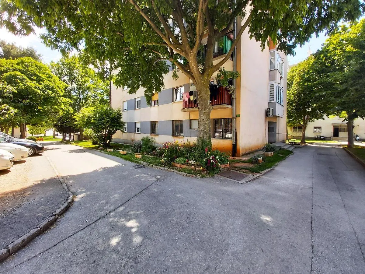 Green City Point Apartment Pula 0*,